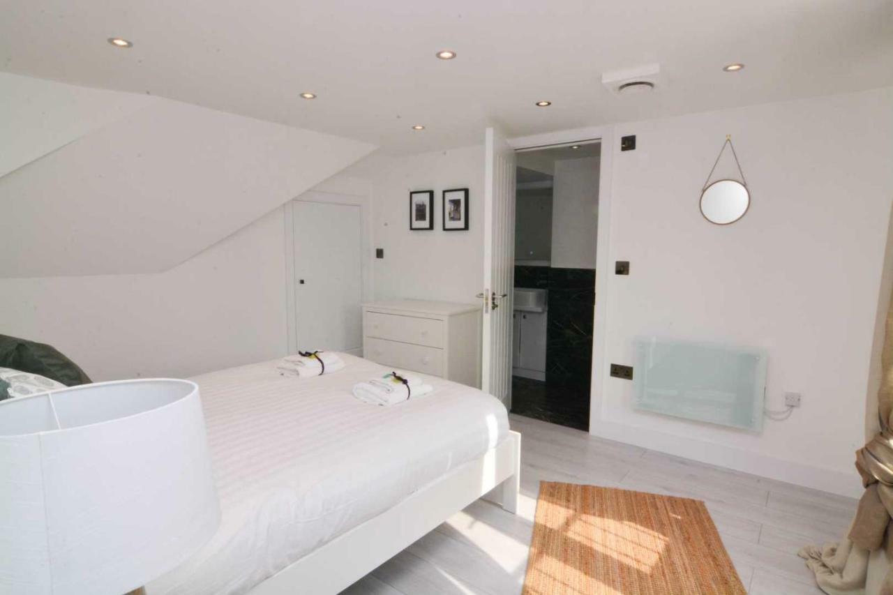 Apartment Wharf - Macarena Apartments Londra Oda fotoğraf